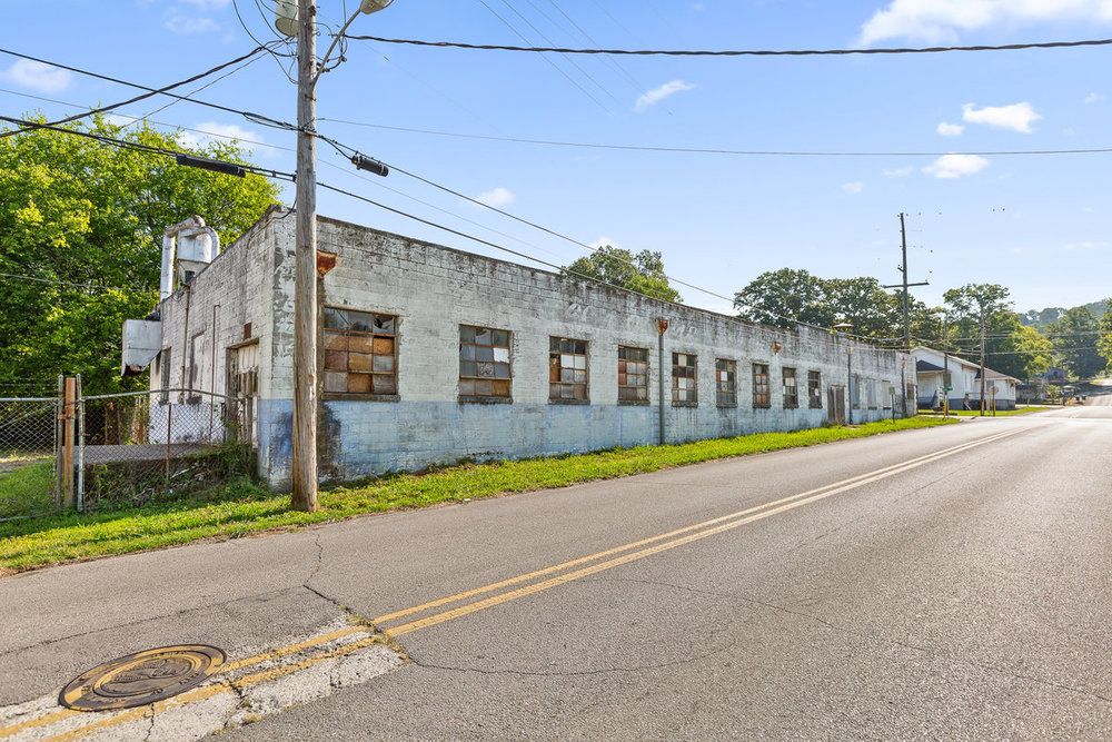 Dodds Ave Warehouse-3 phase: 3709 Dodds Ave, Chattanooga, TN 37407